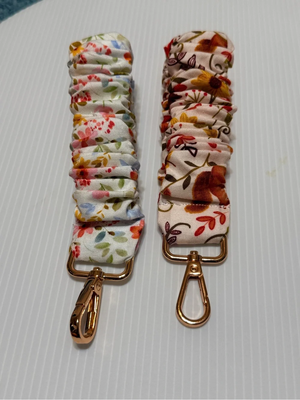 Set 2 Floral Ruched Key & Card Holder Strap Gold Clip - Multicolor